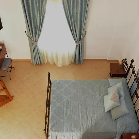 Kalya Bed & Breakfast Kamári